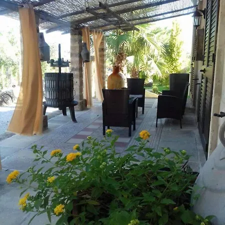 Giardini Di Marzo Farm stay Felline